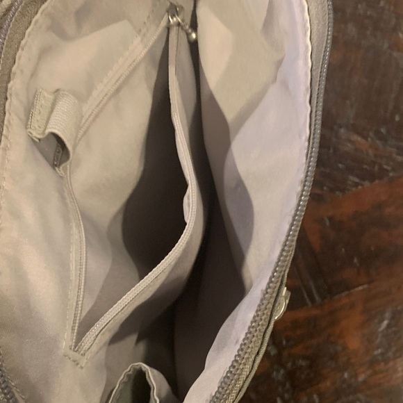 Baggallini Gray Leopard-Print Crossbody - Picture 3 of 6